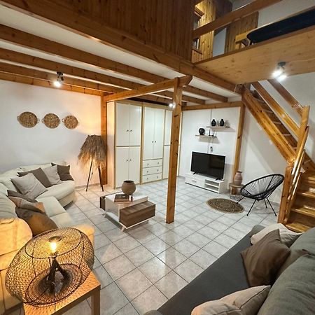 Maria' S Apartment Лаврион Экстерьер фото