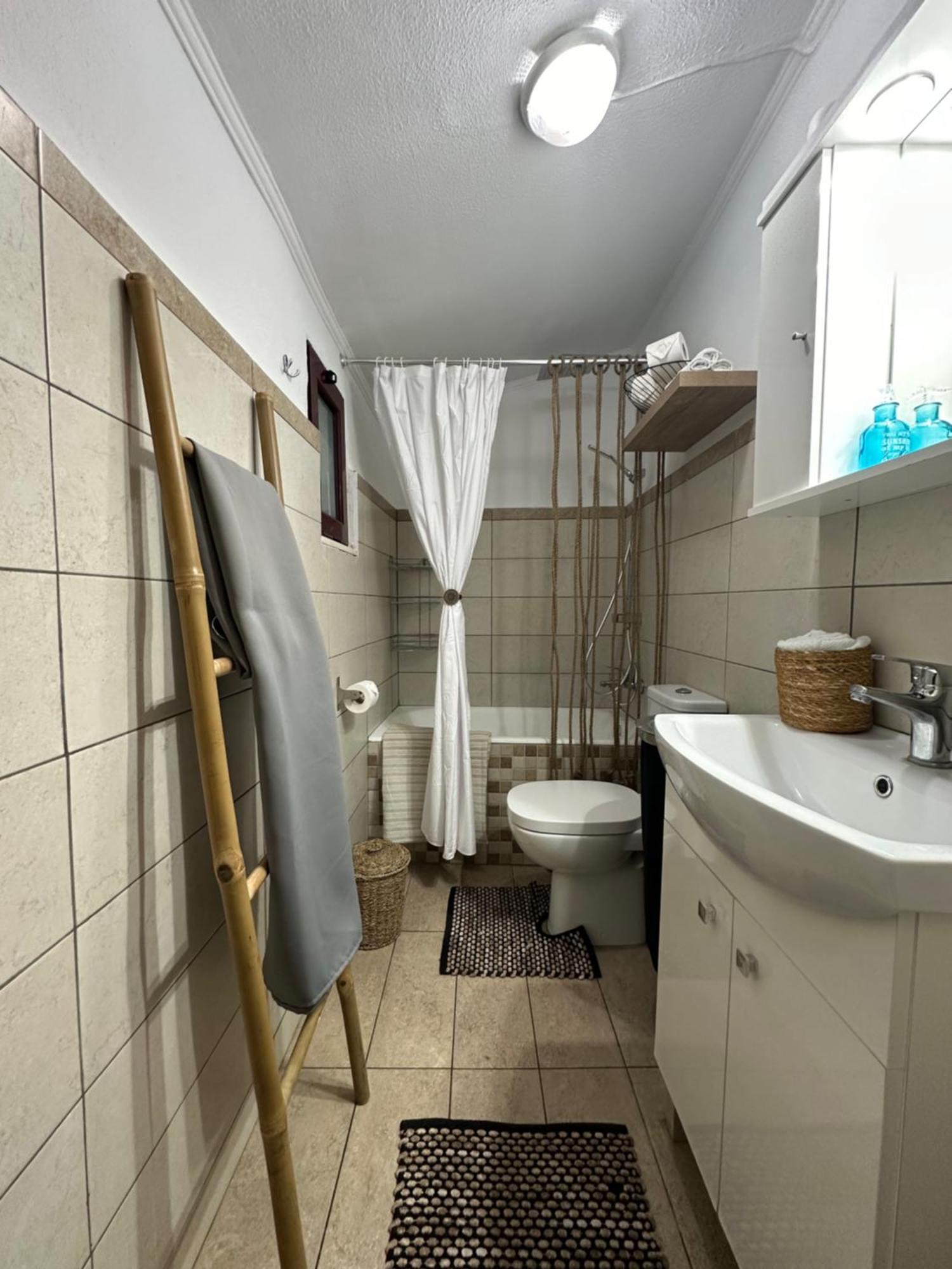 Maria' S Apartment Лаврион Экстерьер фото