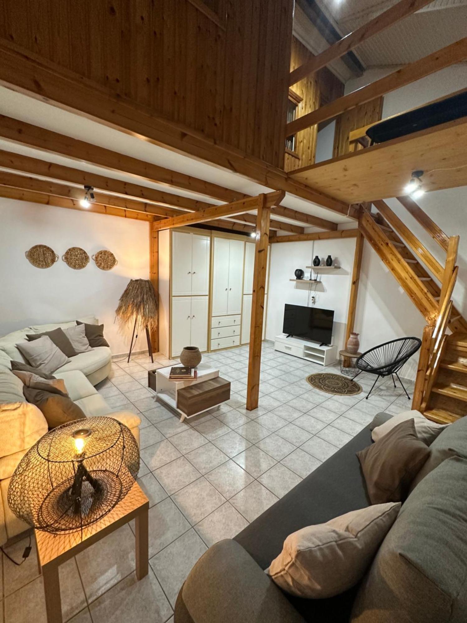 Maria' S Apartment Лаврион Экстерьер фото
